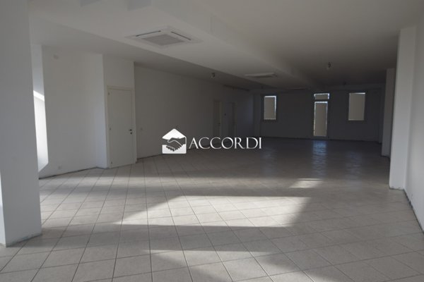 negozio in affitto ad Altivole