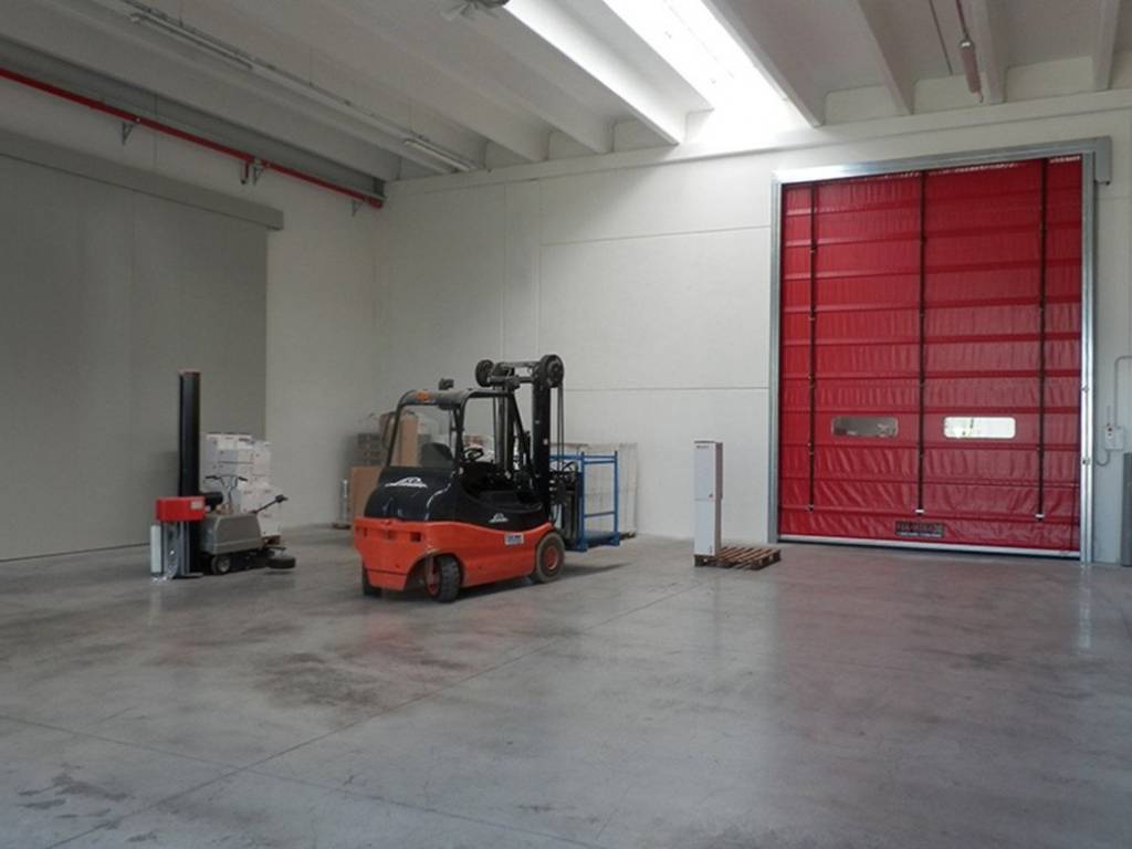 locale commerciale in affitto ad Asolo