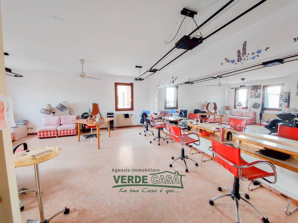 negozio in affitto ad Asolo