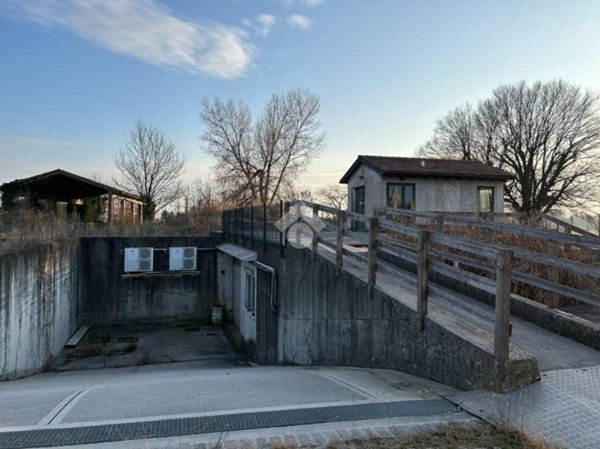 locale commerciale in affitto ad Asolo