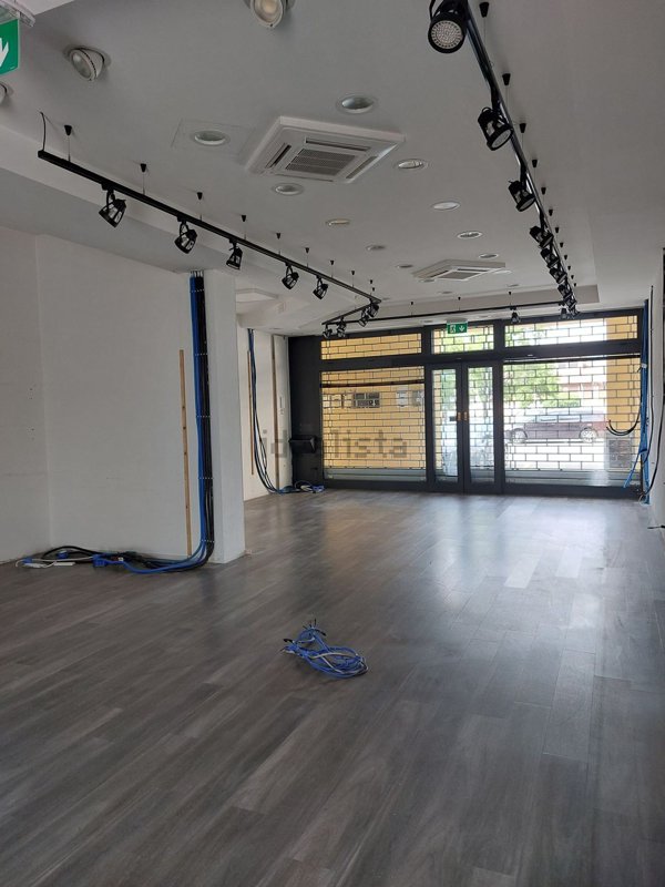 ufficio in affitto ad Asolo in zona Villa d'Asolo