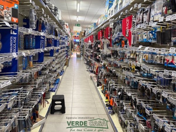 locale commerciale in affitto ad Asolo