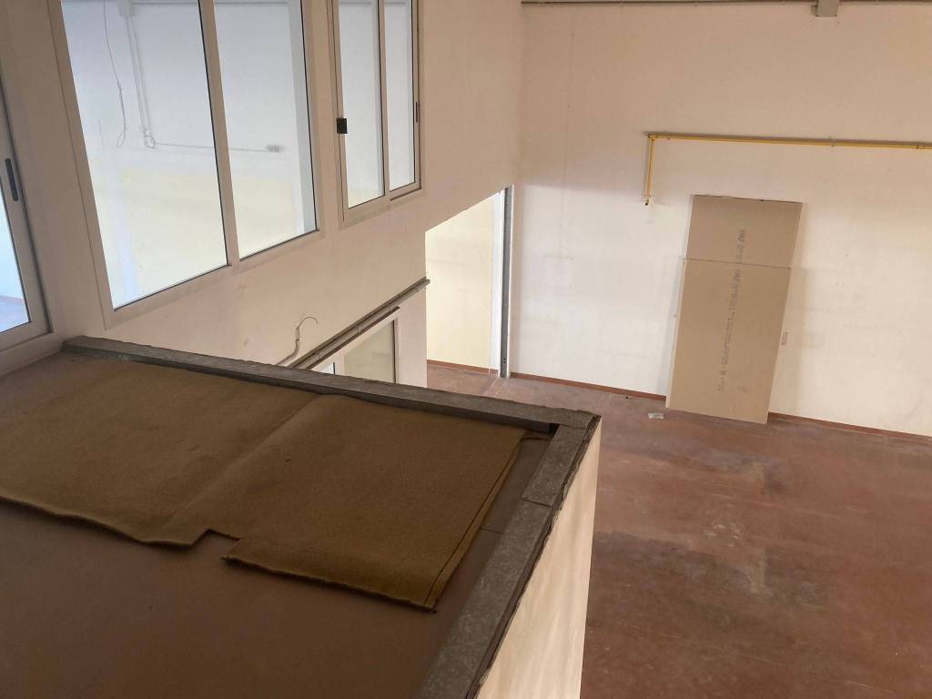 locale commerciale in affitto a Borso del Grappa