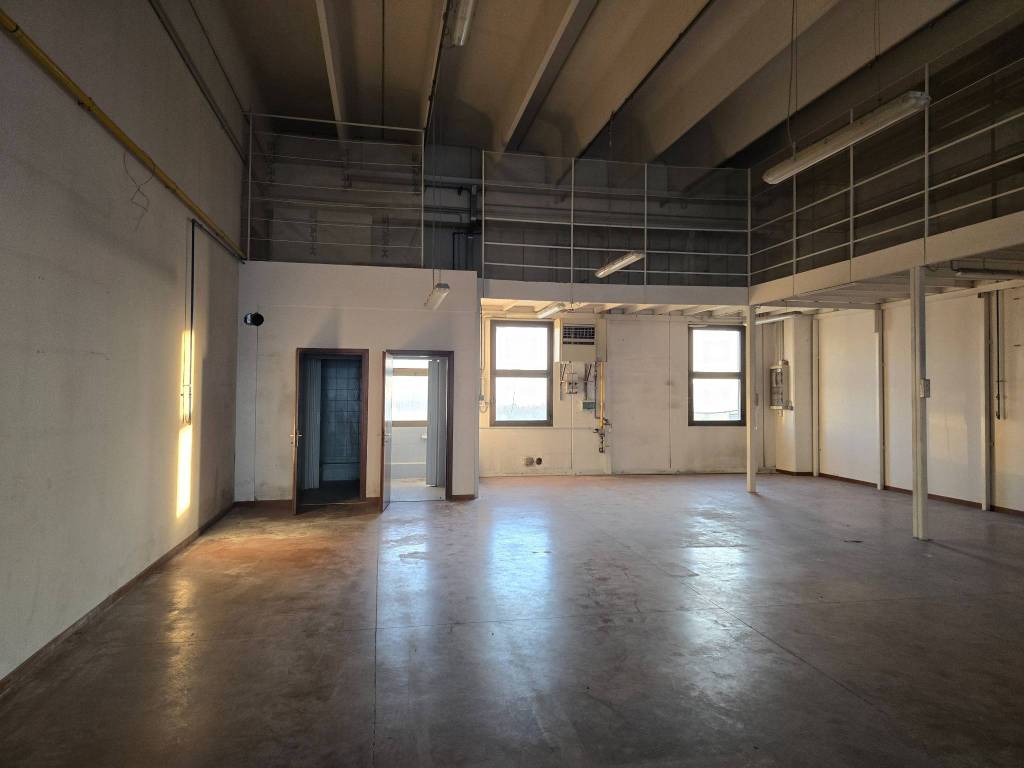 negozio in affitto a Borso del Grappa