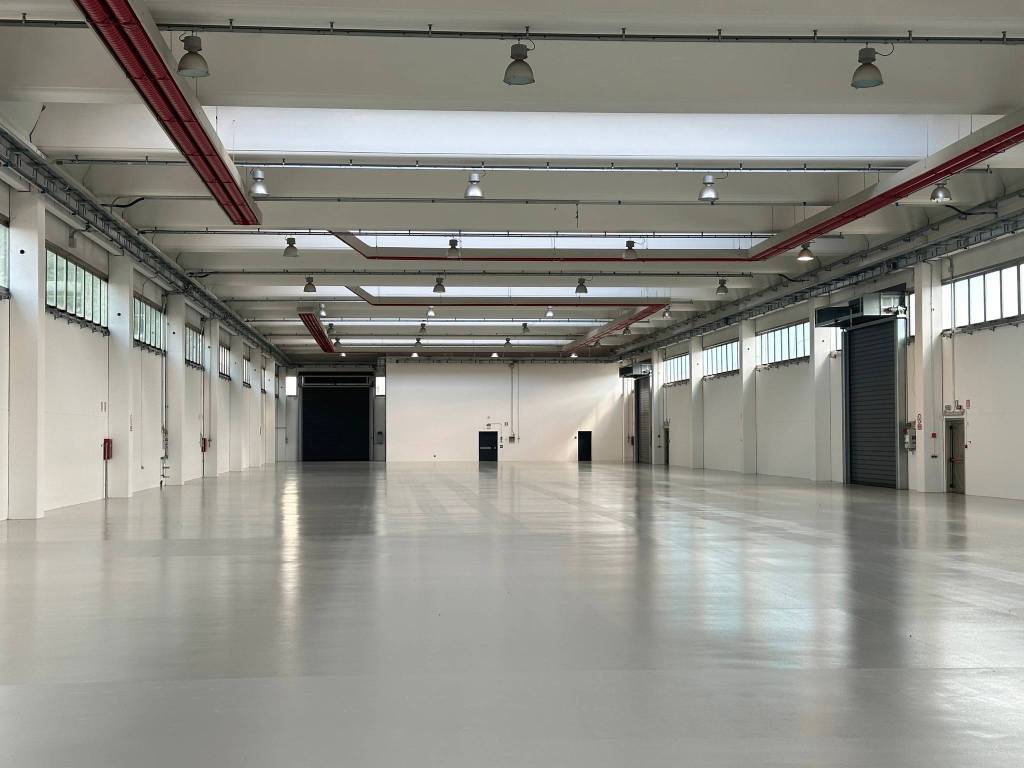 locale commerciale in affitto a Caerano di San Marco