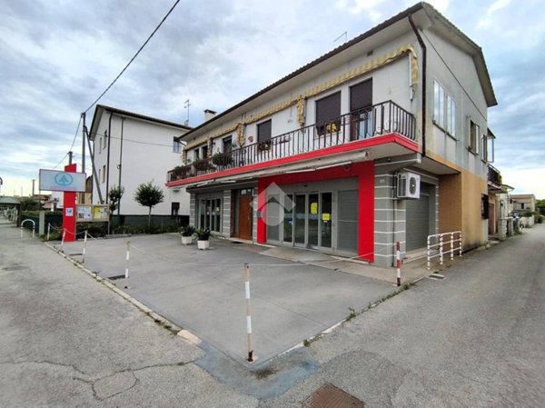 negozio in affitto a Carbonera