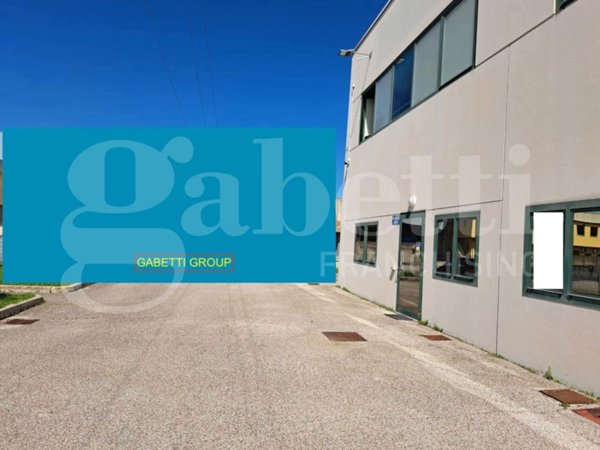 locale commerciale in affitto a Carbonera