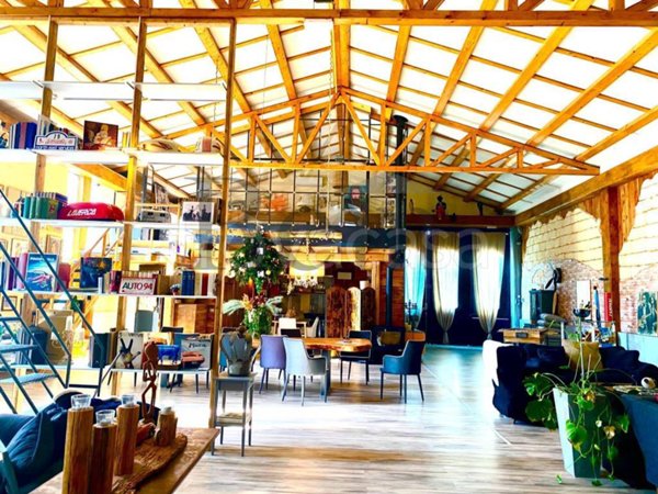 locale commerciale in affitto a Carbonera