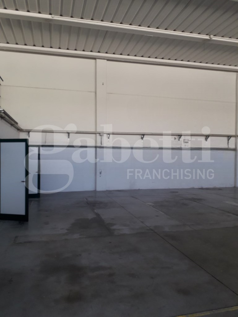 locale commerciale in affitto a Casier