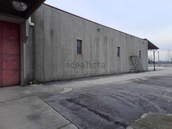 locale di sgombero in affitto a Casier in zona Dosson