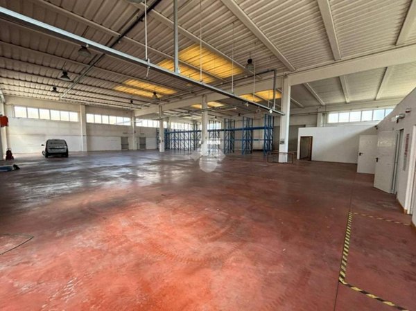 locale commerciale in affitto a Casier