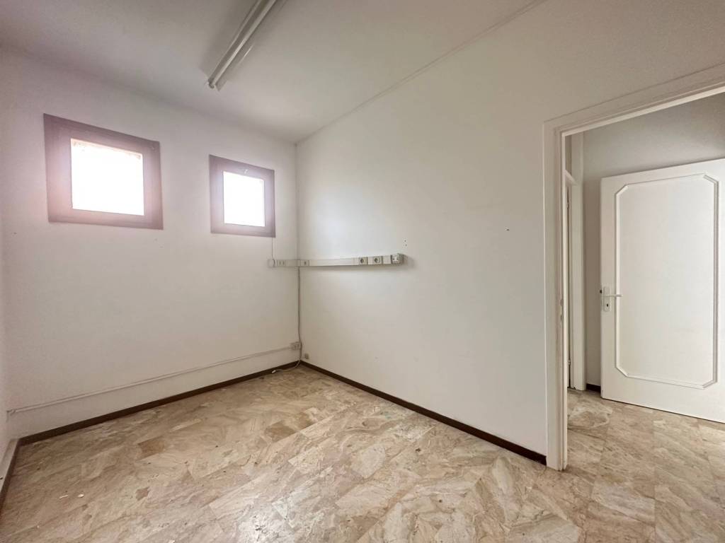 ufficio in affitto a Casier in zona Dosson
