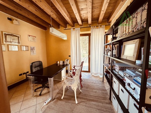 ufficio in affitto a Castelfranco Veneto in zona Salvarosa