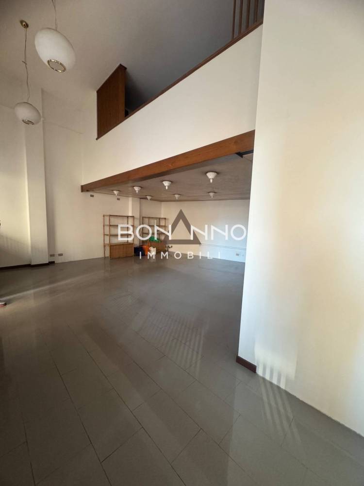 locale commerciale in affitto a Castelfranco Veneto