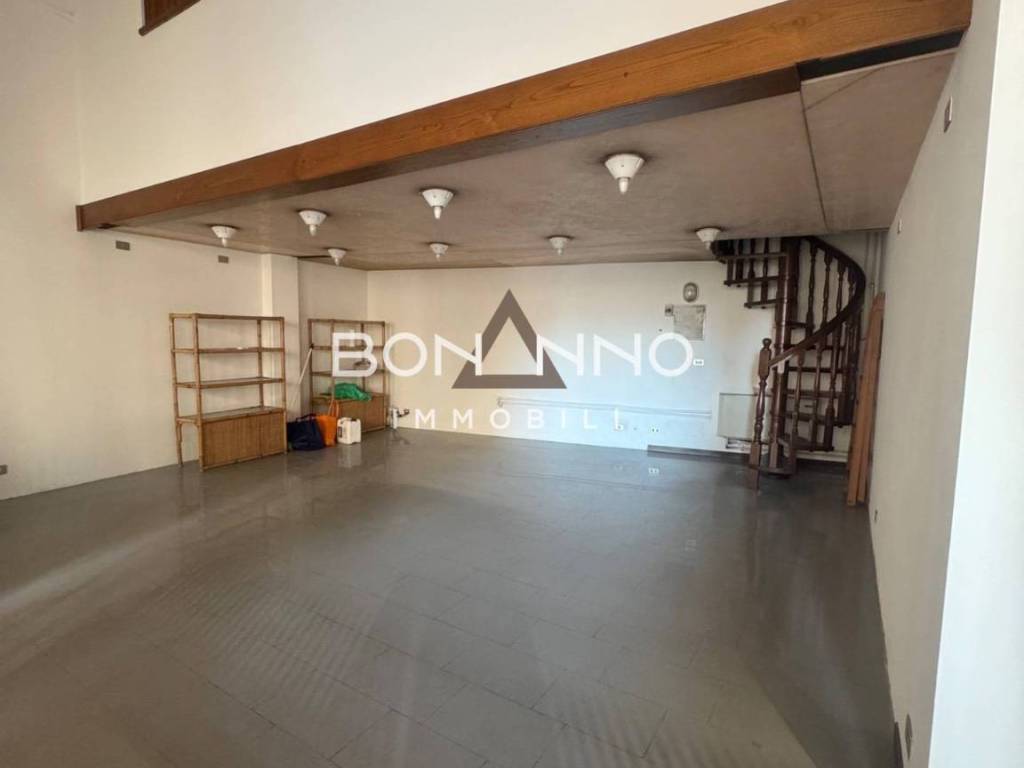 locale commerciale in affitto a Castelfranco Veneto