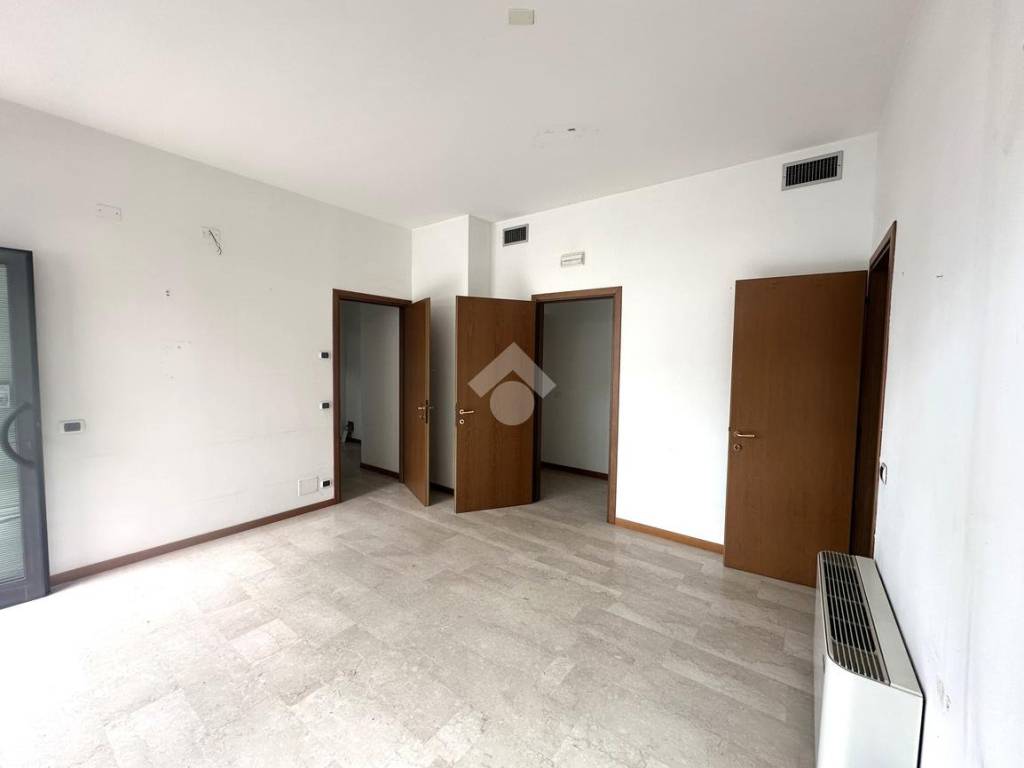 negozio in affitto a Castelfranco Veneto