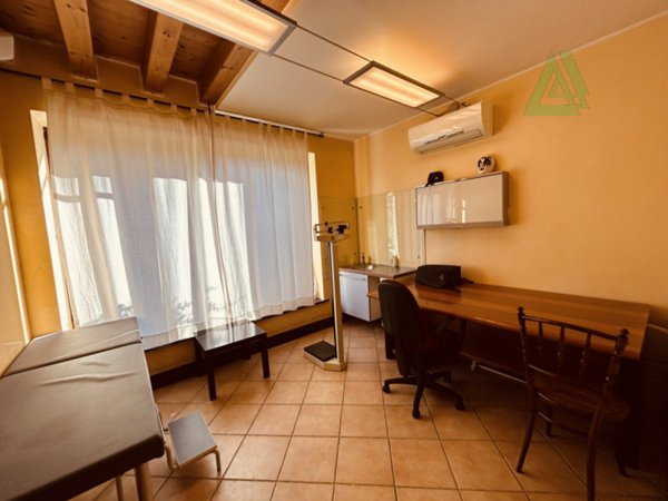 ufficio in affitto a Castelfranco Veneto in zona Salvarosa