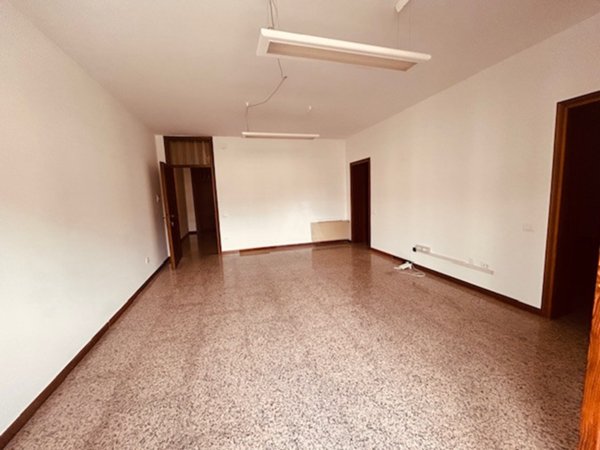 ufficio in affitto a Castelfranco Veneto in zona Salvarosa