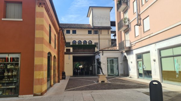 negozio in affitto a Castelfranco Veneto