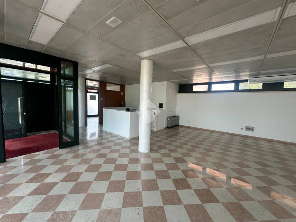 negozio in affitto a Castelfranco Veneto