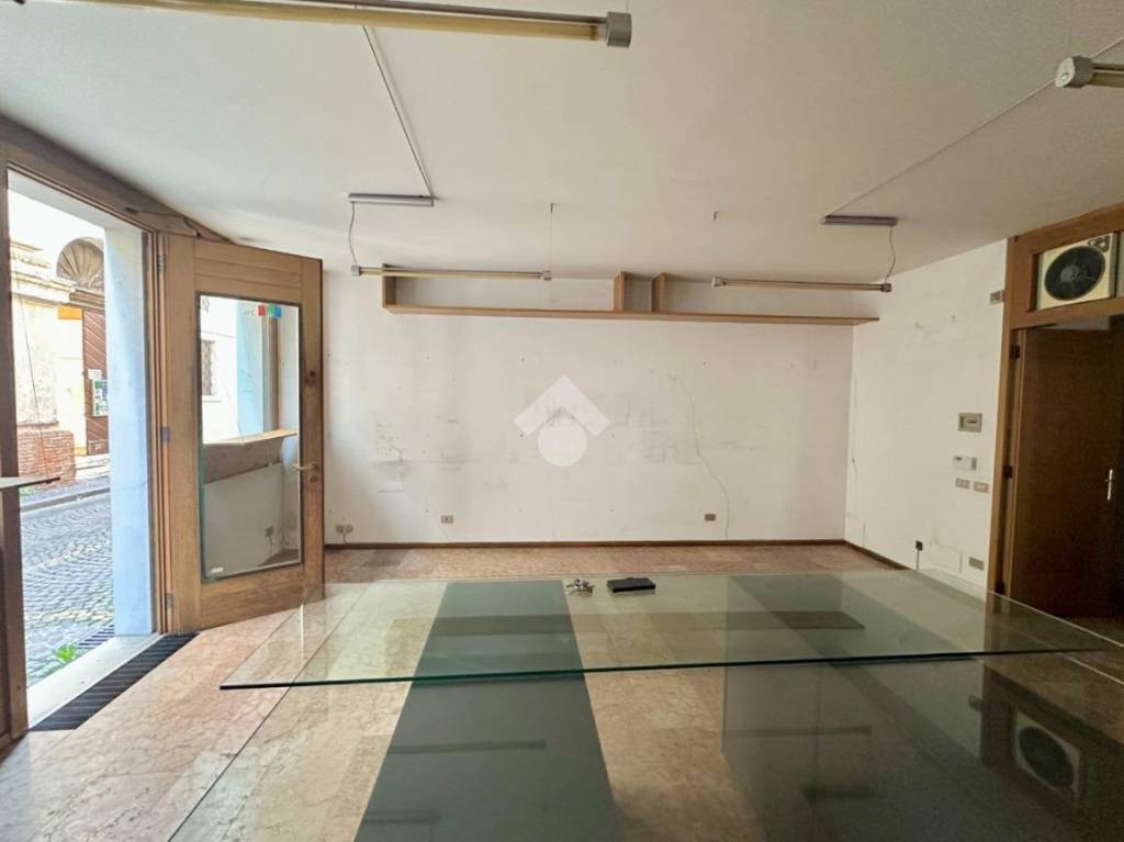 negozio in affitto a Castelfranco Veneto