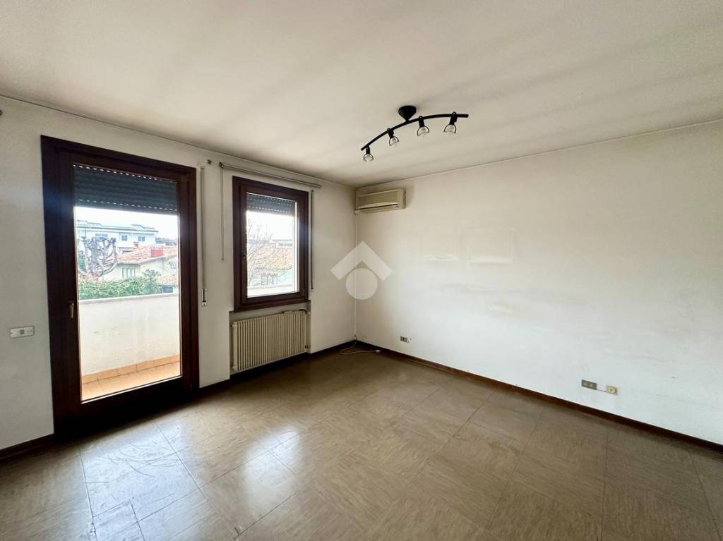 ufficio in affitto a Castelfranco Veneto