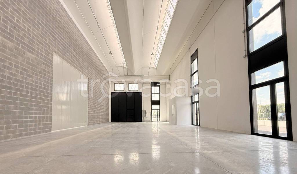 locale commerciale in affitto a Castelfranco Veneto