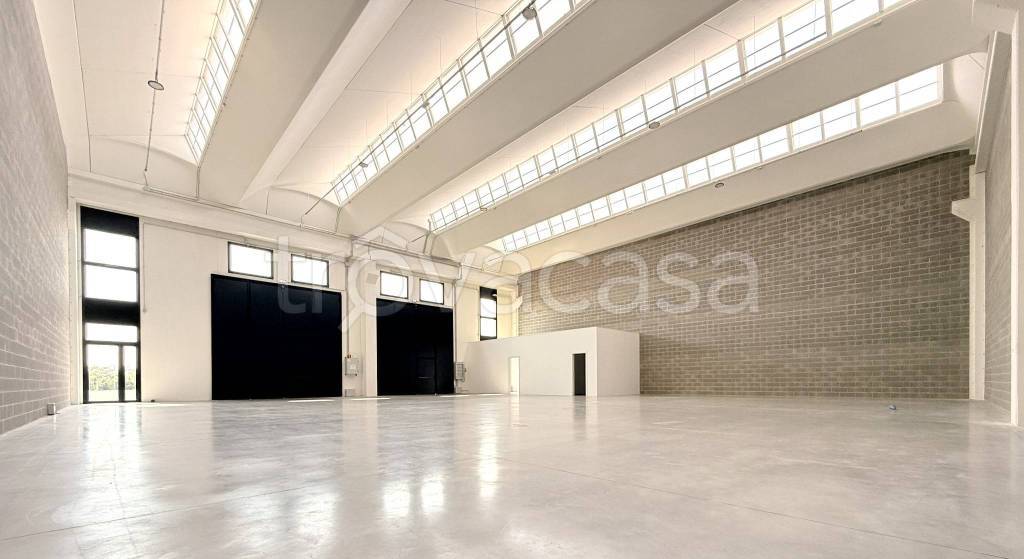 locale commerciale in affitto a Castelfranco Veneto