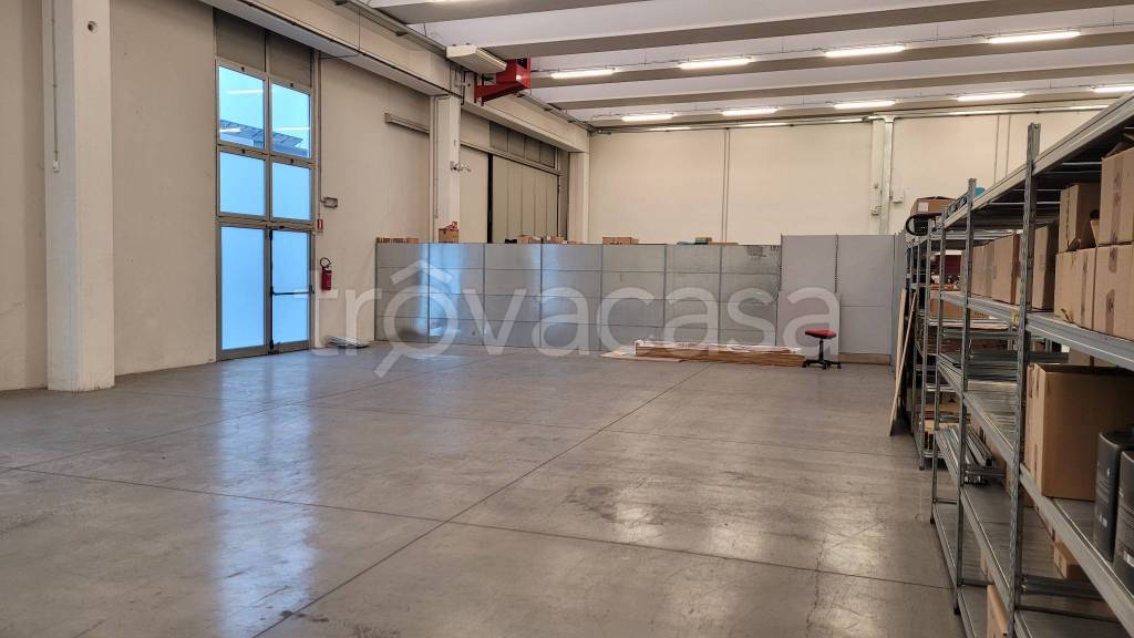 locale commerciale in affitto a Castelfranco Veneto