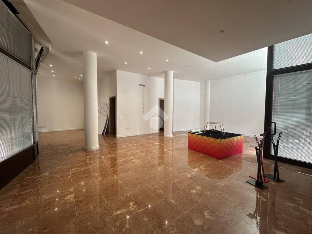 negozio in affitto a Castelfranco Veneto