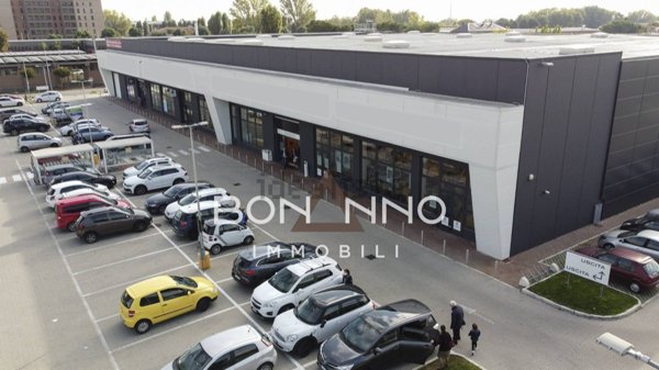 locale commerciale in affitto a Castelfranco Veneto