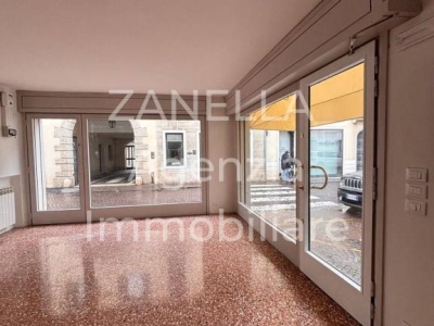 negozio in affitto a Castelfranco Veneto