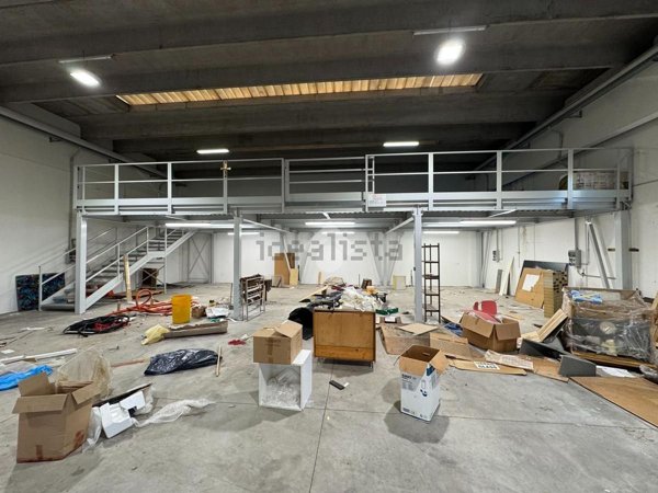 locale commerciale in affitto a Castelfranco Veneto