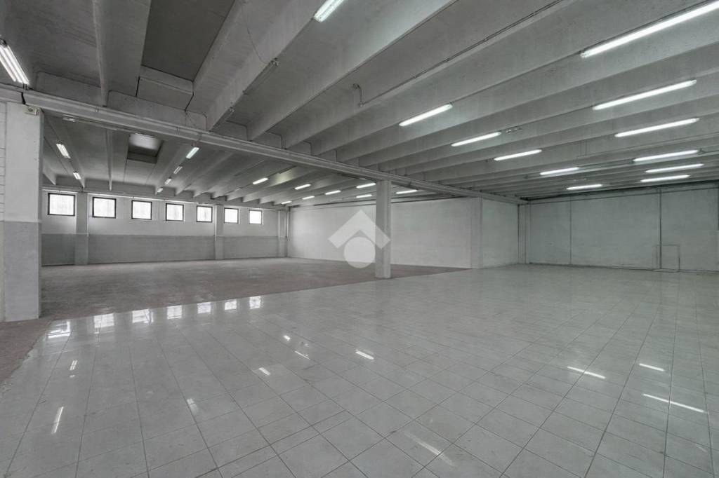 locale commerciale in affitto a Castelfranco Veneto