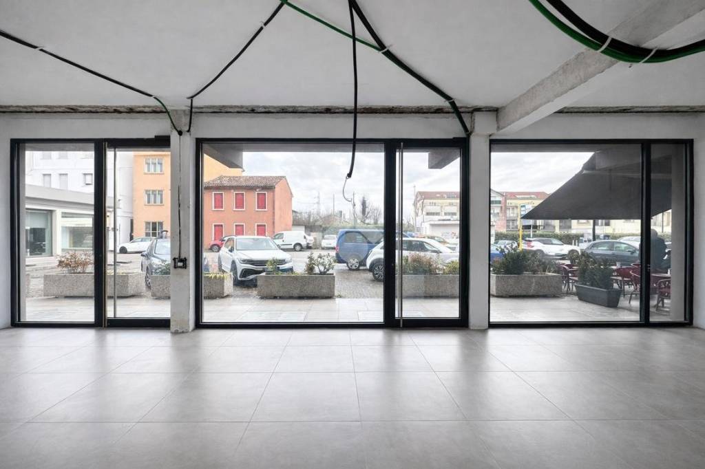 negozio in affitto a Castelfranco Veneto