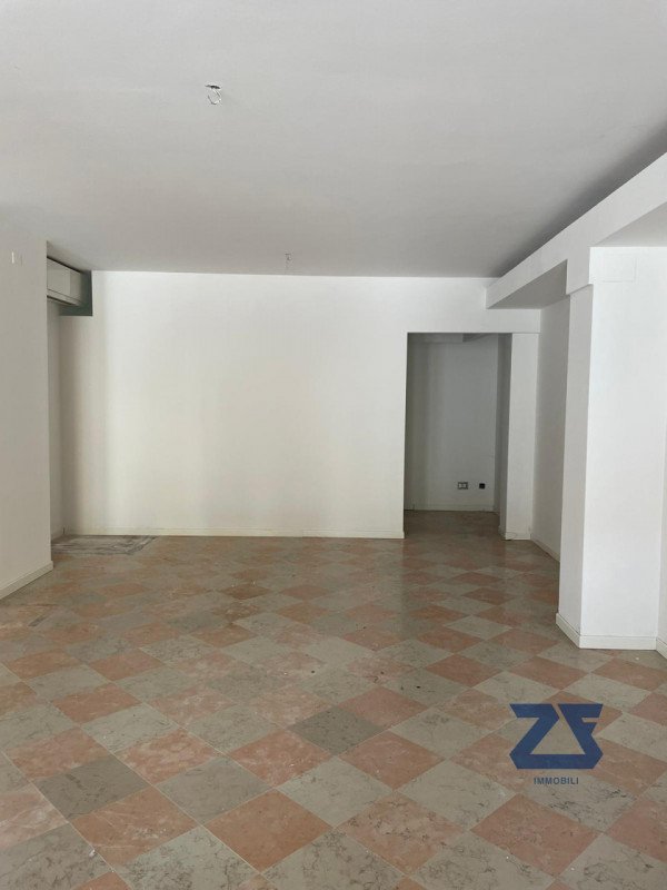 negozio in affitto a Castelfranco Veneto