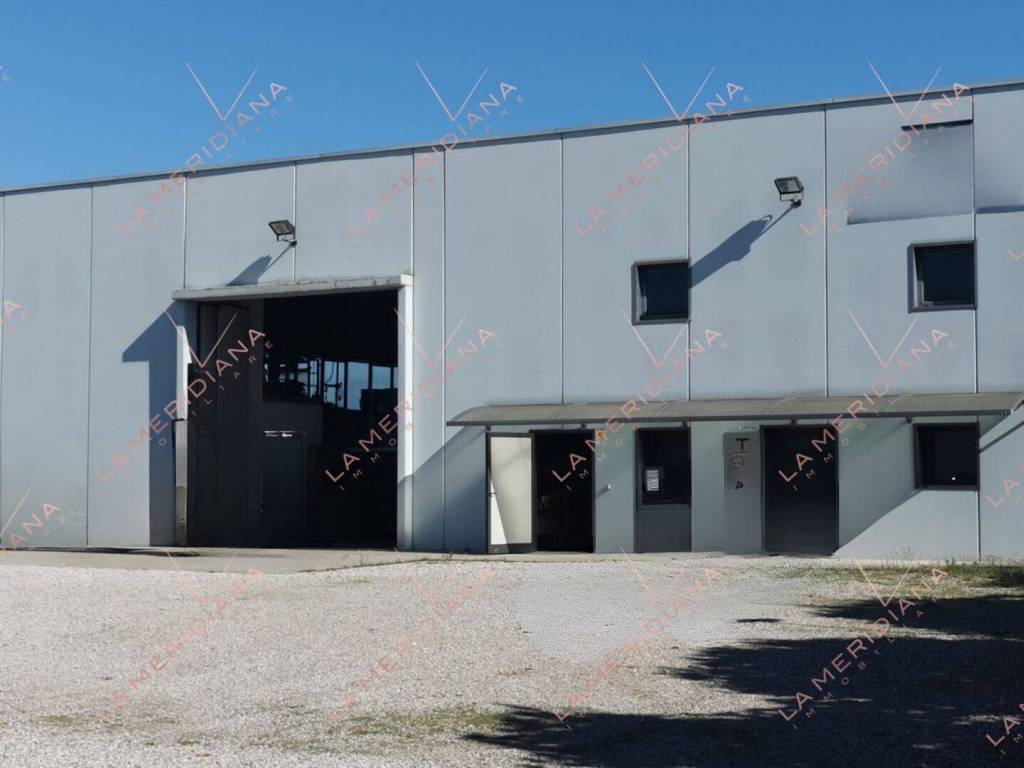 locale commerciale in affitto a Castelfranco Veneto