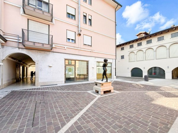 locale commerciale in affitto a Castelfranco Veneto