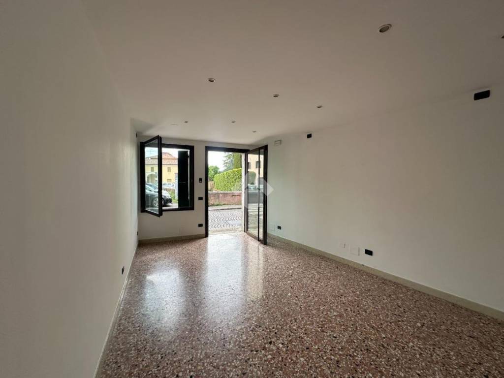 negozio in affitto a Castelfranco Veneto