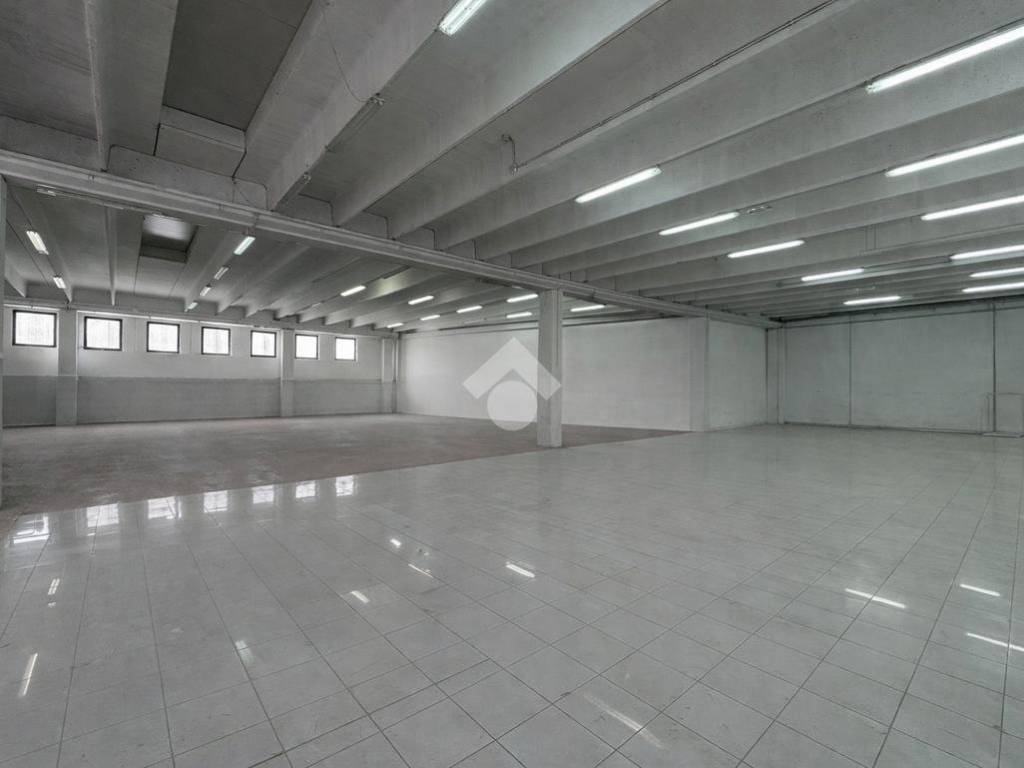 locale commerciale in affitto a Castelfranco Veneto