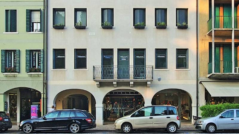 negozio in affitto a Castelfranco Veneto in zona Salvarosa