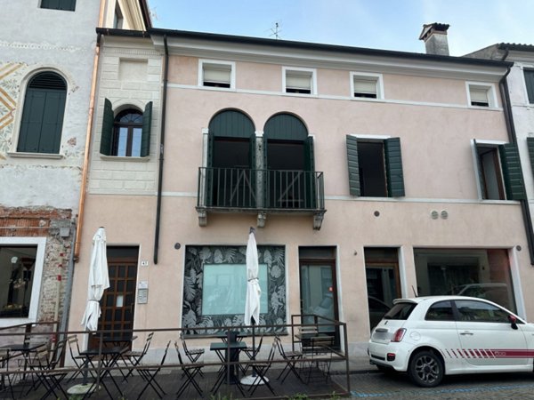 ufficio in affitto a Castelfranco Veneto in zona Salvarosa