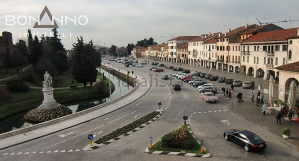 negozio in affitto a Castelfranco Veneto in zona Salvarosa