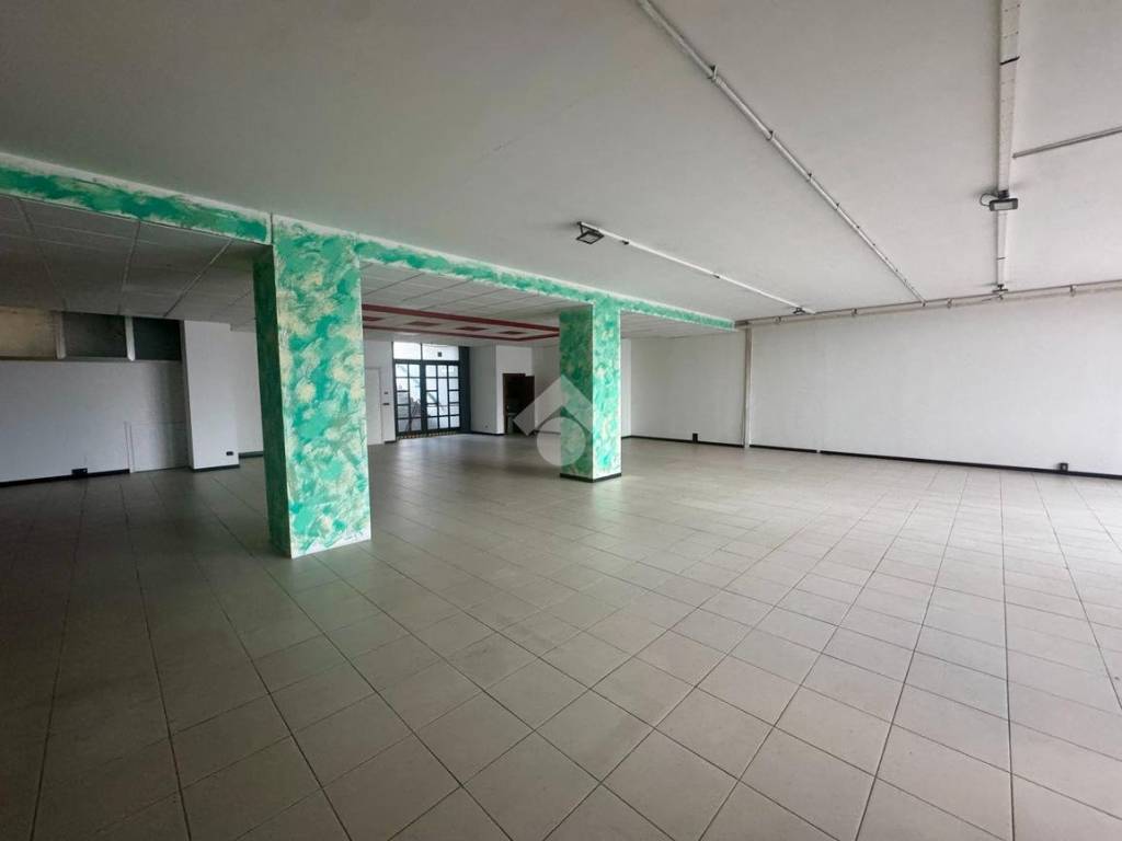 locale commerciale in affitto a Castelfranco Veneto