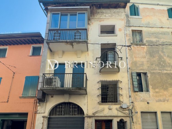 ufficio in affitto a Castelfranco Veneto in zona Salvarosa