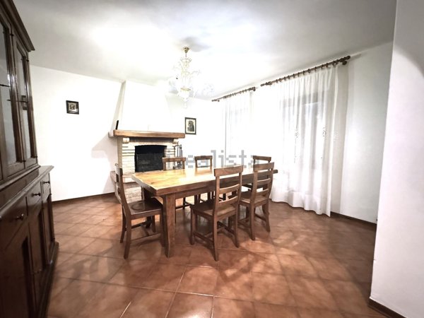 casa indipendente in affitto a Colle Umberto