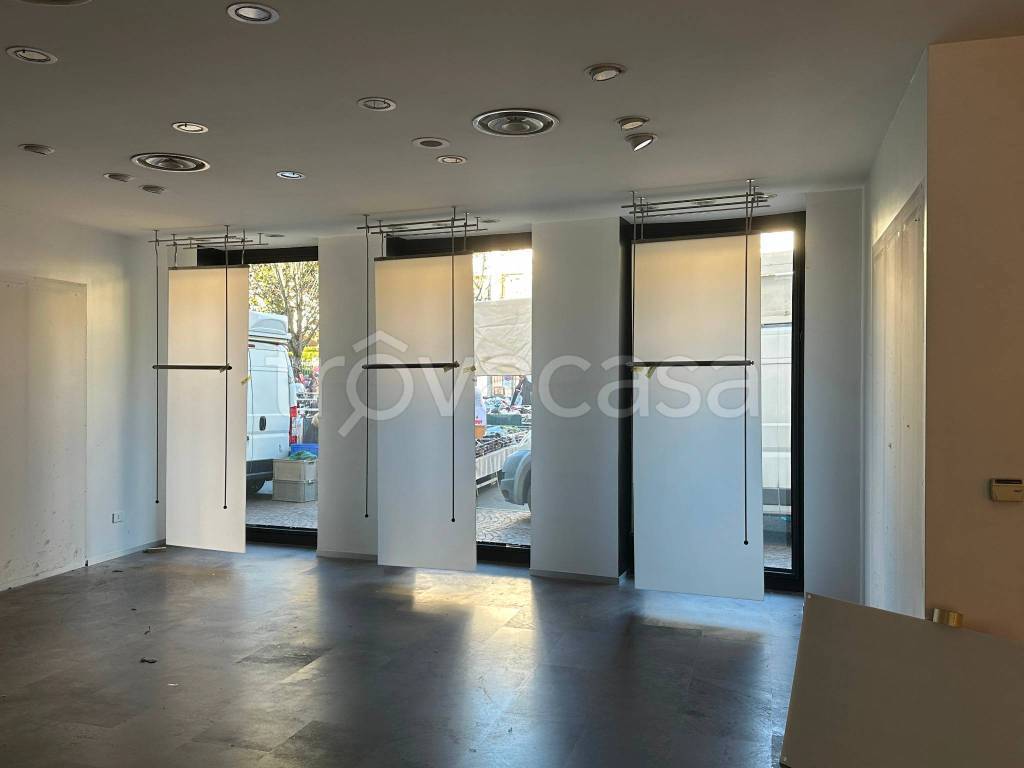 negozio in affitto a Conegliano