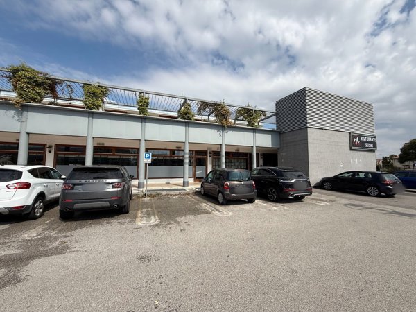 locale commerciale in affitto a Conegliano