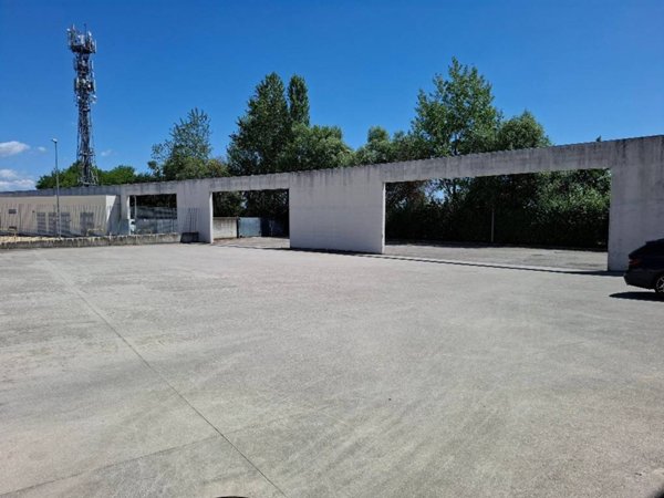 locale commerciale in affitto a Conegliano