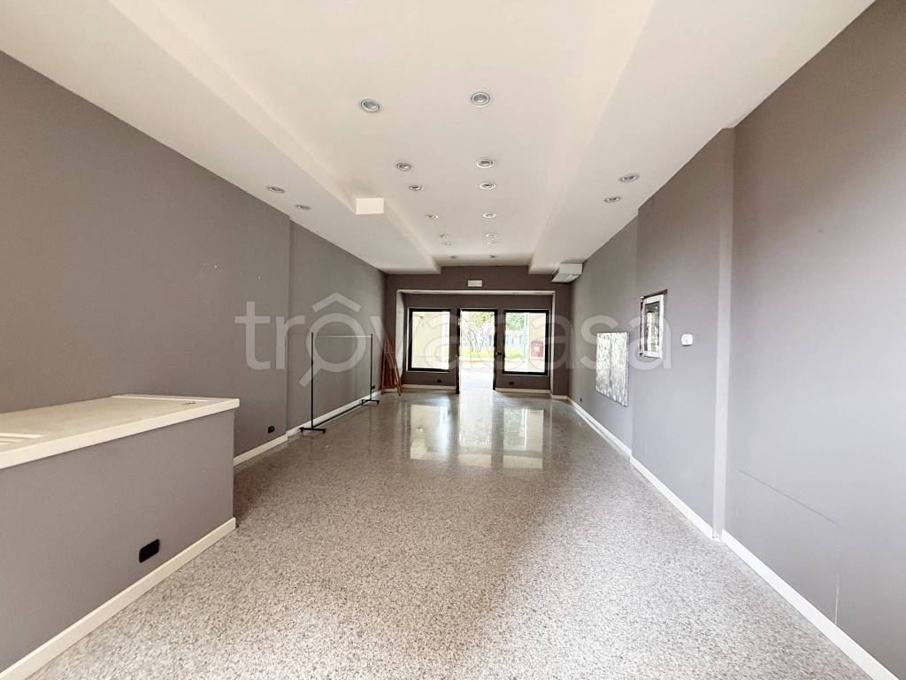 negozio in affitto a Conegliano